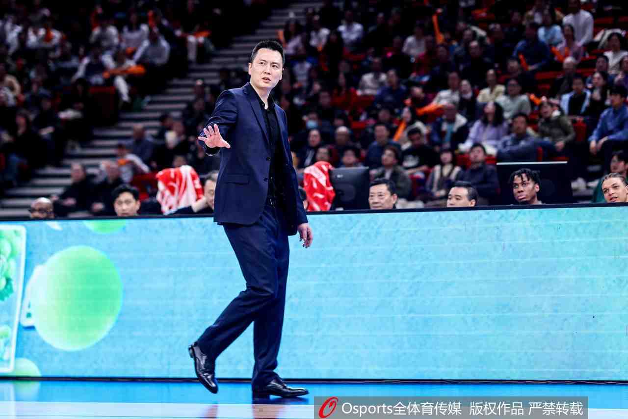 媒体人：上海有胆量 既要成绩保住卫冕 还把球员送留洋保证竞争力